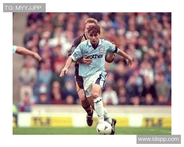 穿越17号球场的传奇足球明星与他们的辉煌岁月